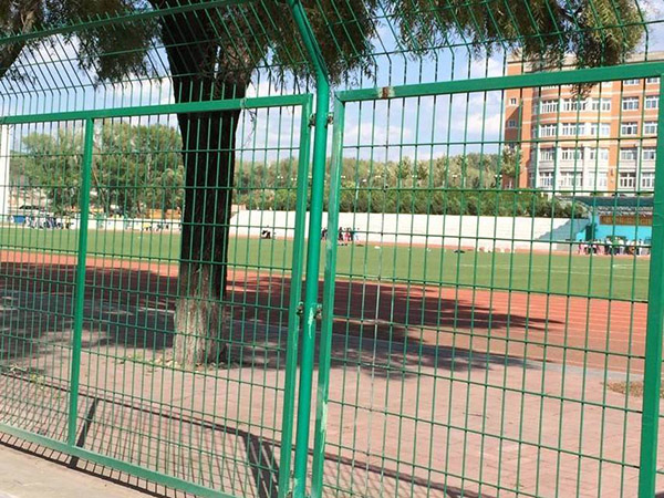 光伏電站圍欄網(wǎng)圖片2